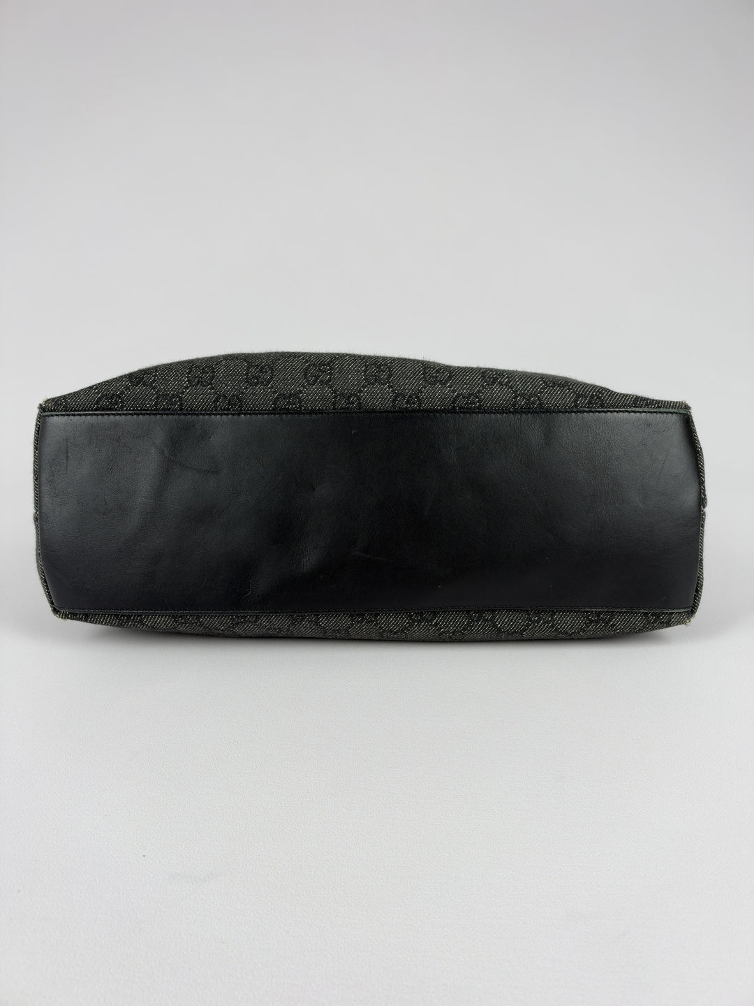 Gucci GG Denim Bamboo Shoulder Bag in Grau, Detailansicht 6