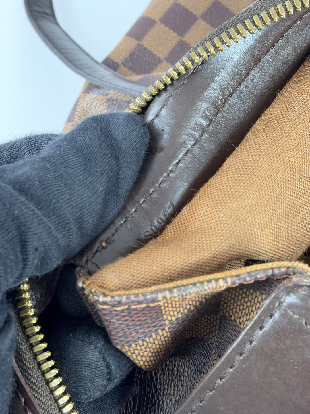 Louis Vuitton Damier Ebene Chelsea Tote Shoulder Bag in Ebène/Braun, Detailansicht 14
