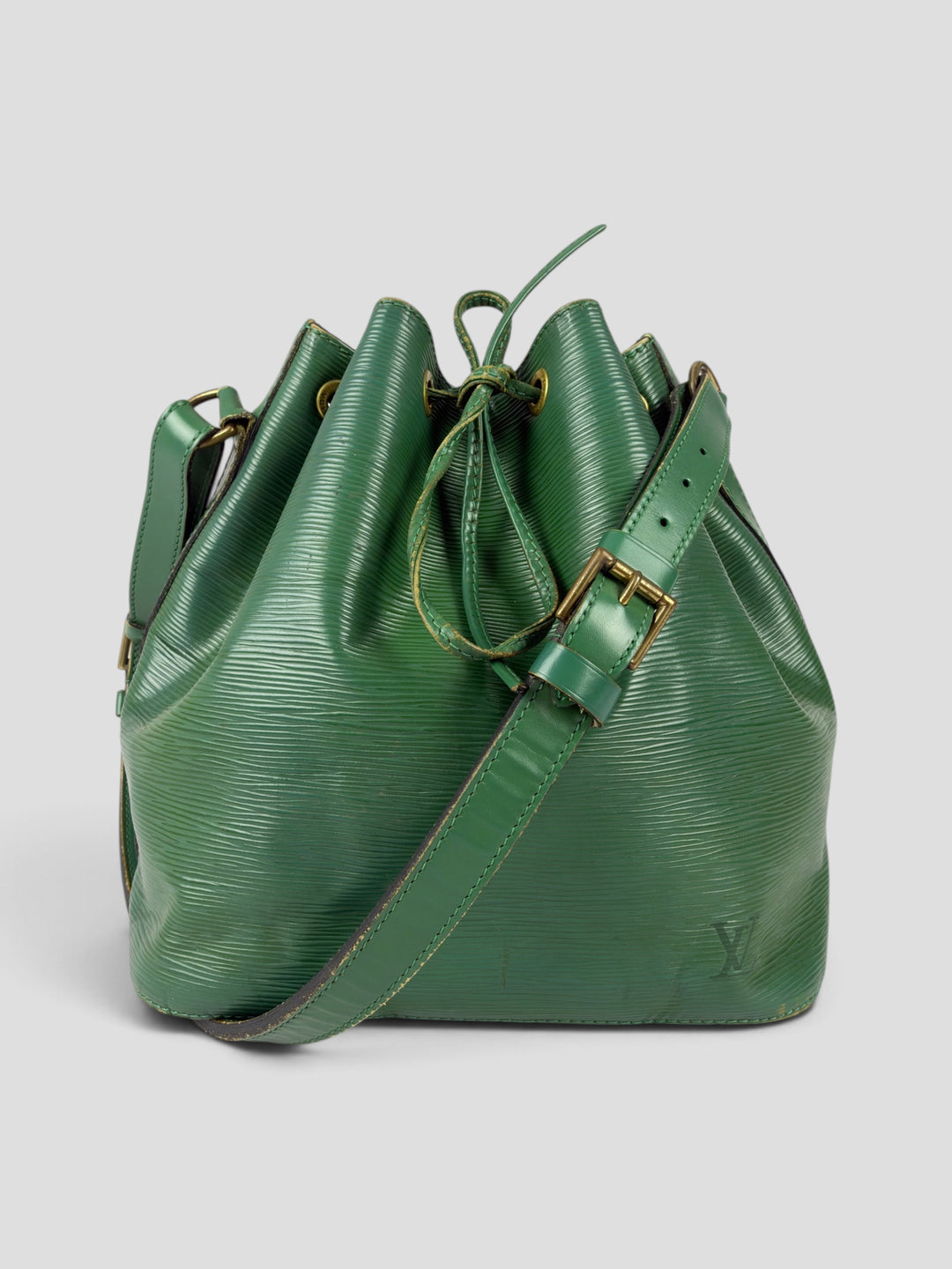 Louis Vuitton Epi Petit Noé Shoulder Bag aus Epi-Leder in Borneo-Grün, Vorderansicht