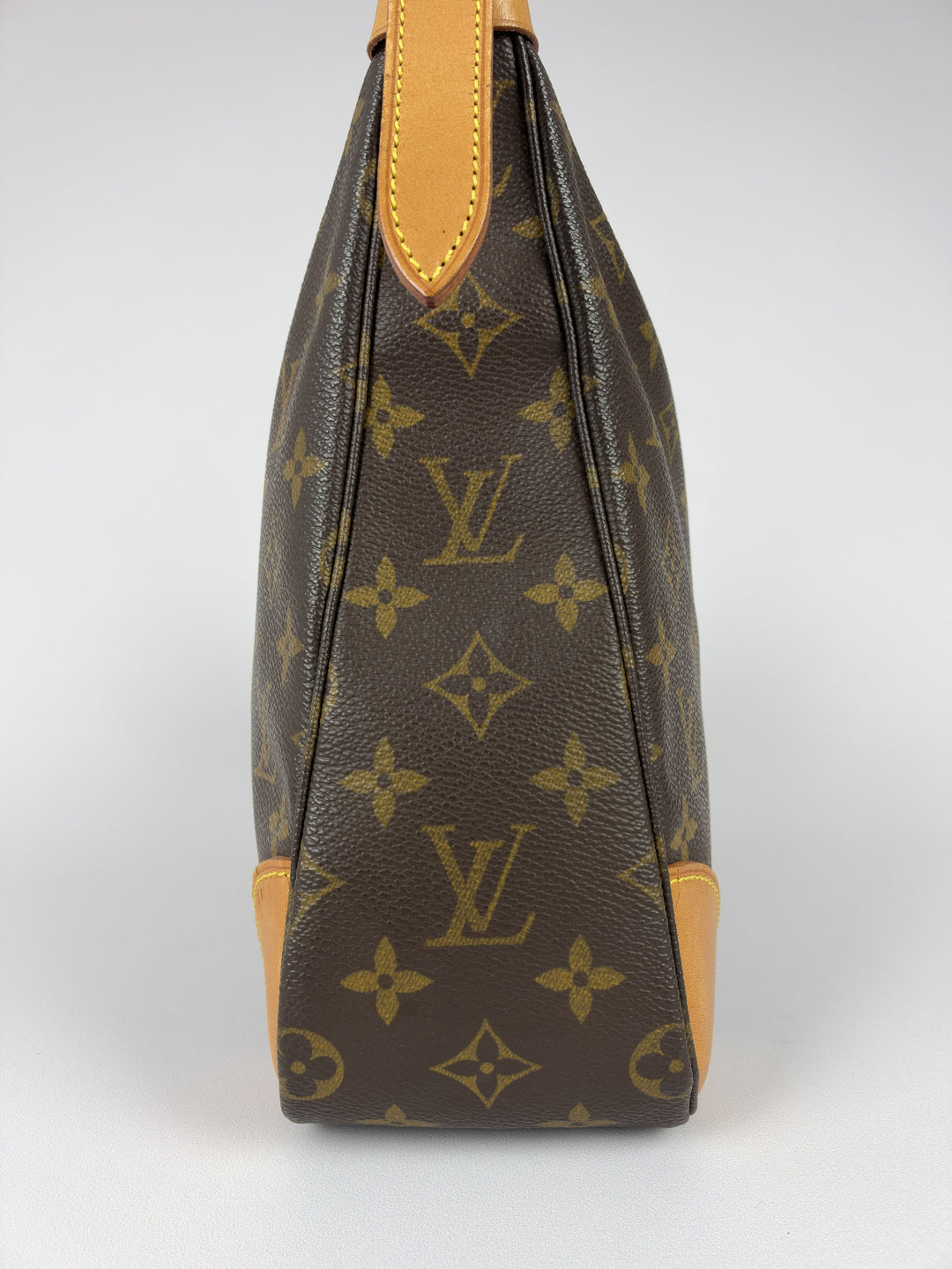 Louis Vuitton Monogram Boulogne 30 Shoulder Bag in Braun, Detailansicht 3