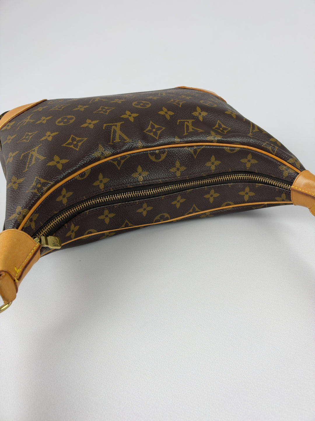 Louis Vuitton Monogram Boulogne 30 Shoulder Bag in Braun, Detailansicht 4