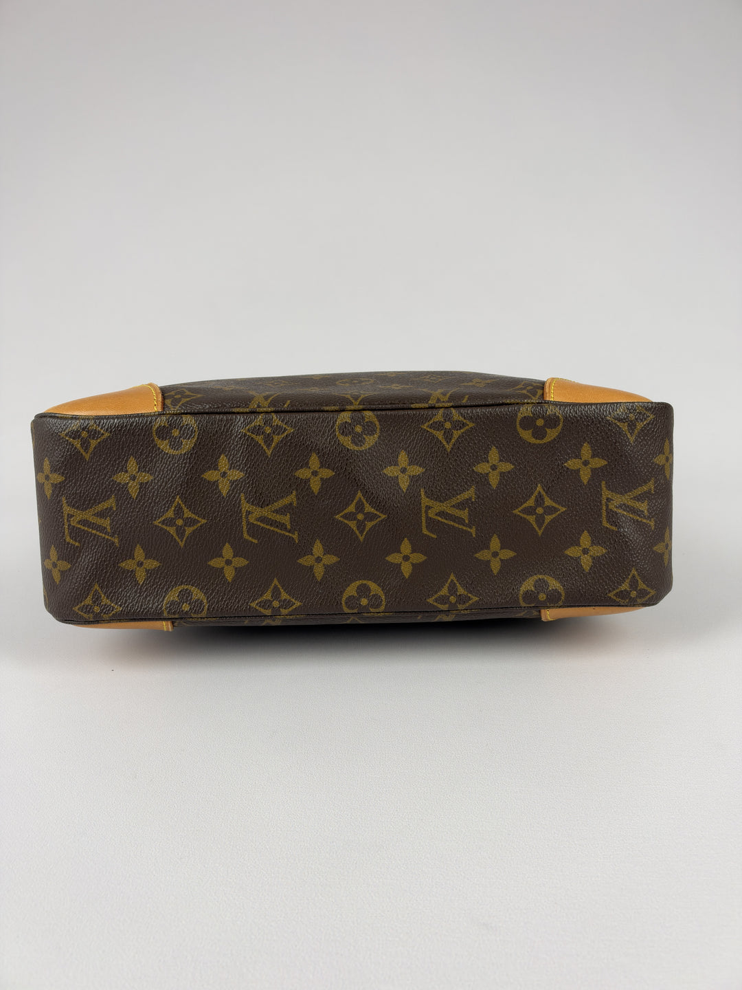 Louis Vuitton Monogram Boulogne 30 Shoulder Bag in Braun, Detailansicht 7