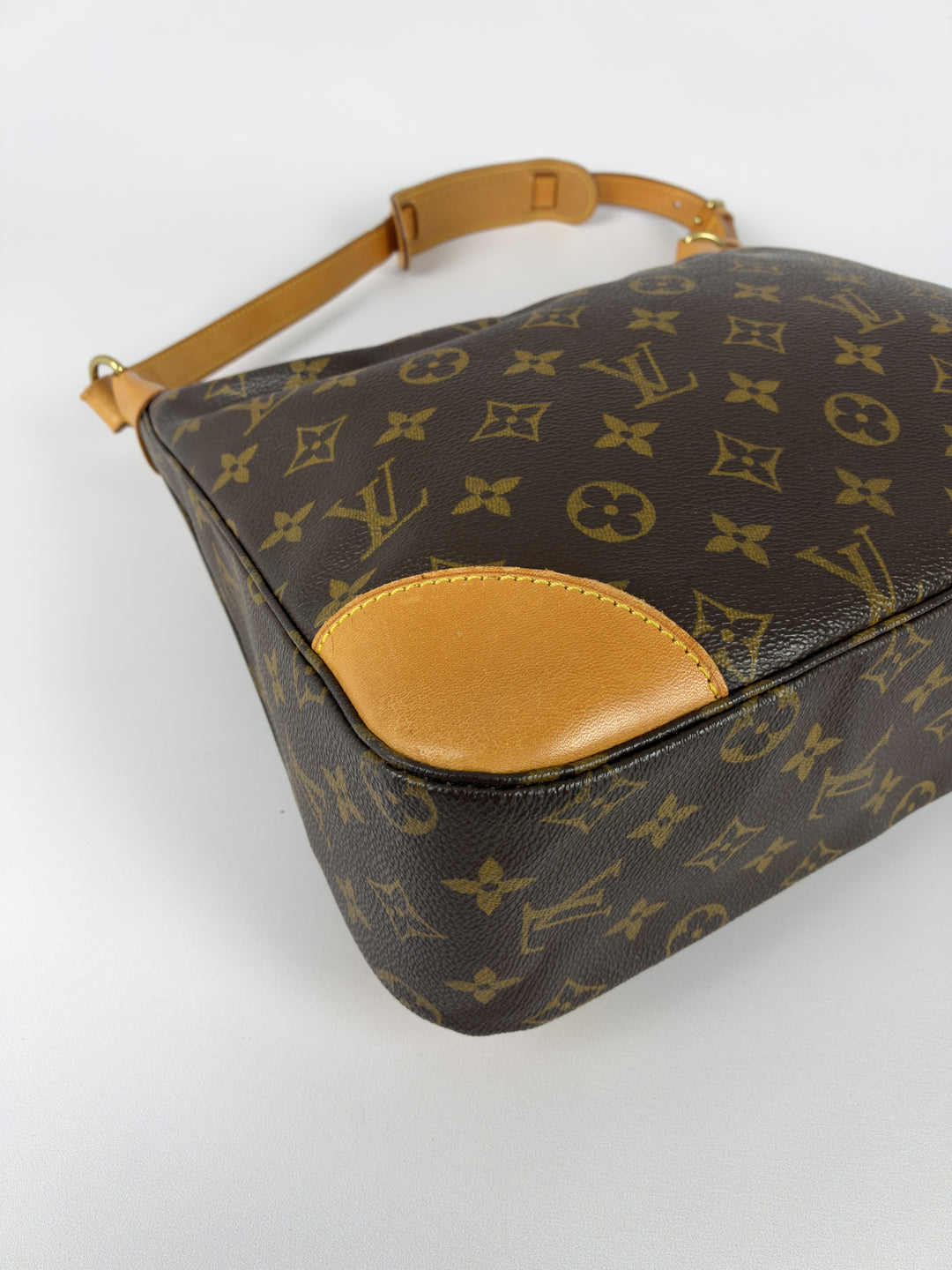 Louis Vuitton Monogram Boulogne 30 Shoulder Bag in Braun, Detailansicht 8