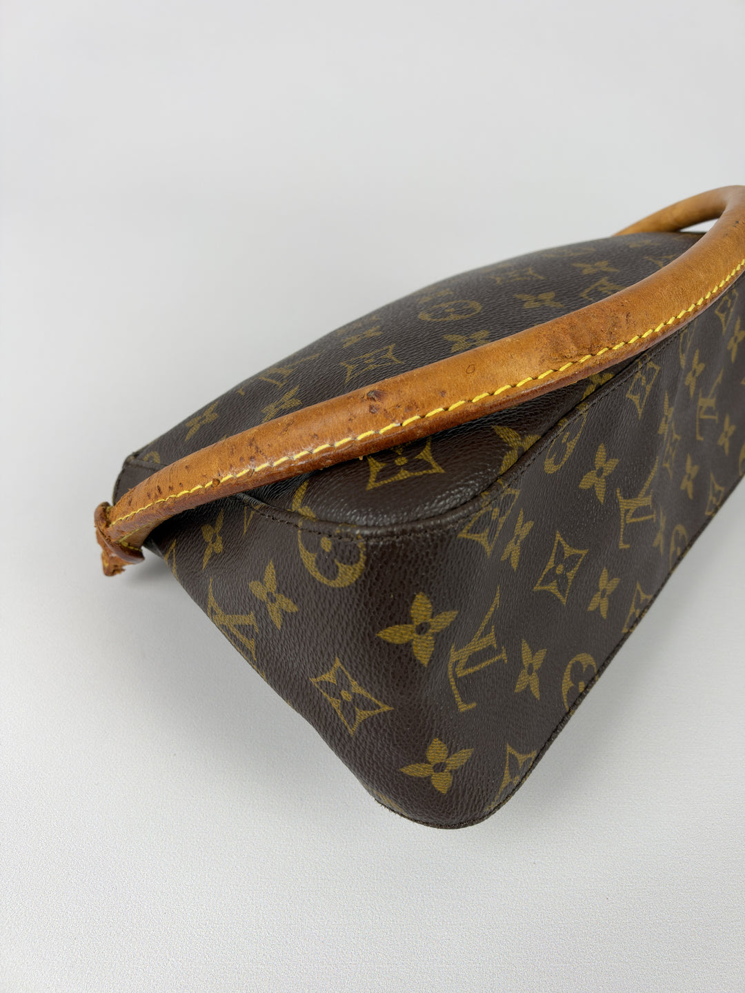 Louis Vuitton Monogram Mini Looping Flap Shoulder Bag in Braun, Detailansicht 10
