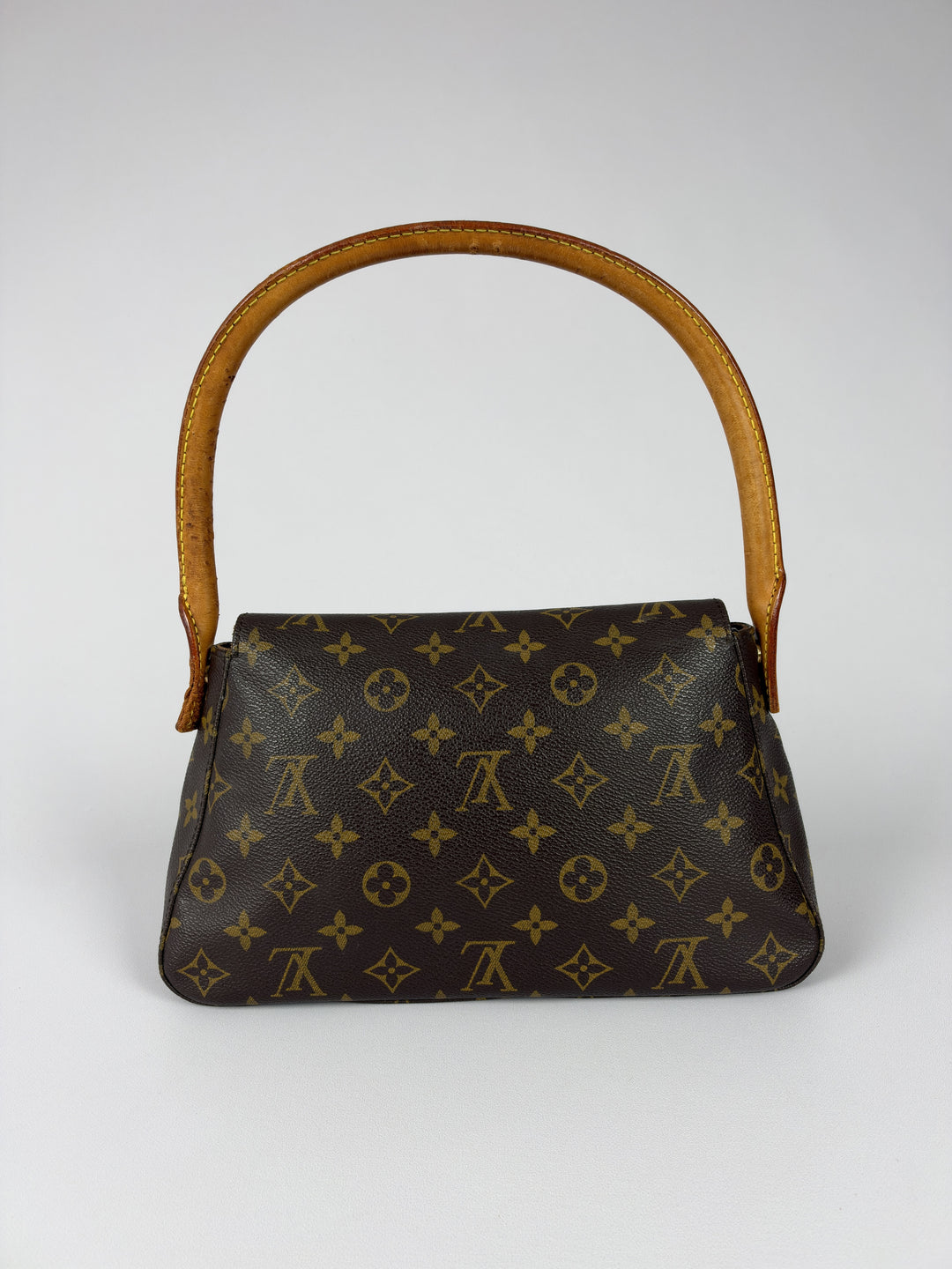 Louis Vuitton Monogram Mini Looping Flap Shoulder Bag in Braun, Detailansicht 3