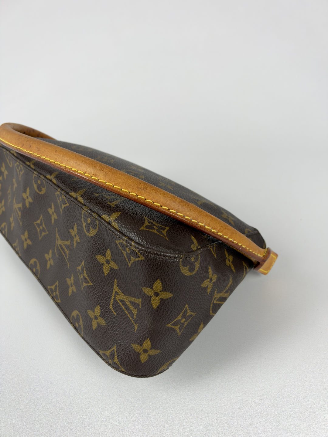 Louis Vuitton Monogram Mini Looping Flap Shoulder Bag in Braun, Detailansicht 9