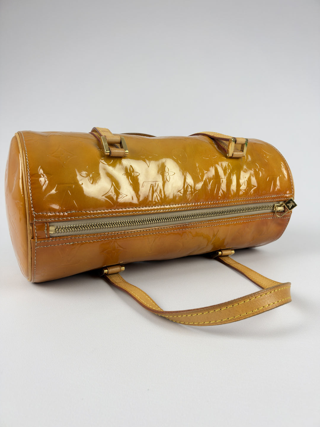 Louis Vuitton Monogram Vernis Bedford Papillon 30 Handbag in Honig/Orange, Detailansicht 10
