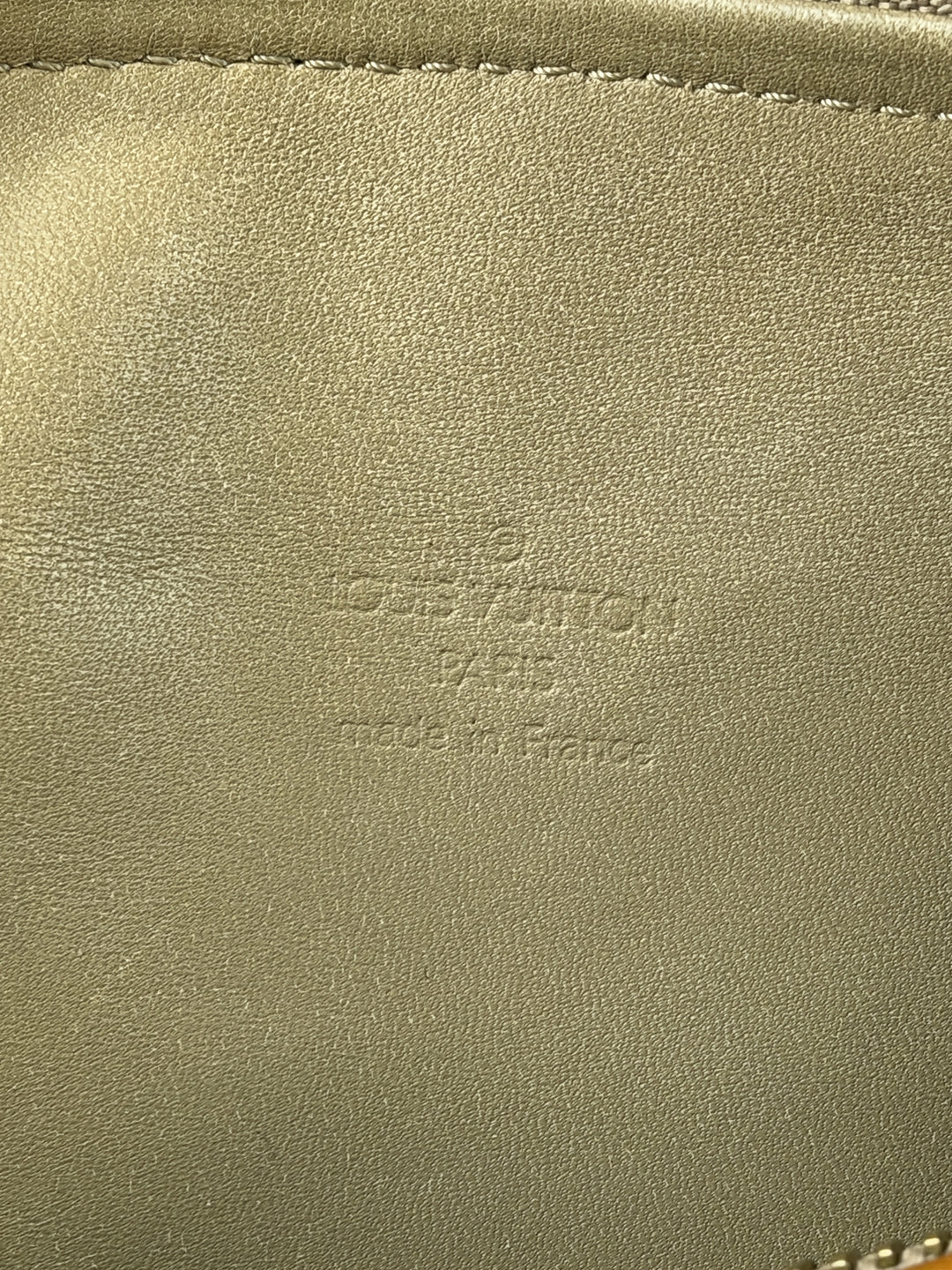 Louis Vuitton Monogram Vernis Bedford Papillon 30 Handbag in Honig/Orange, Detailansicht 13