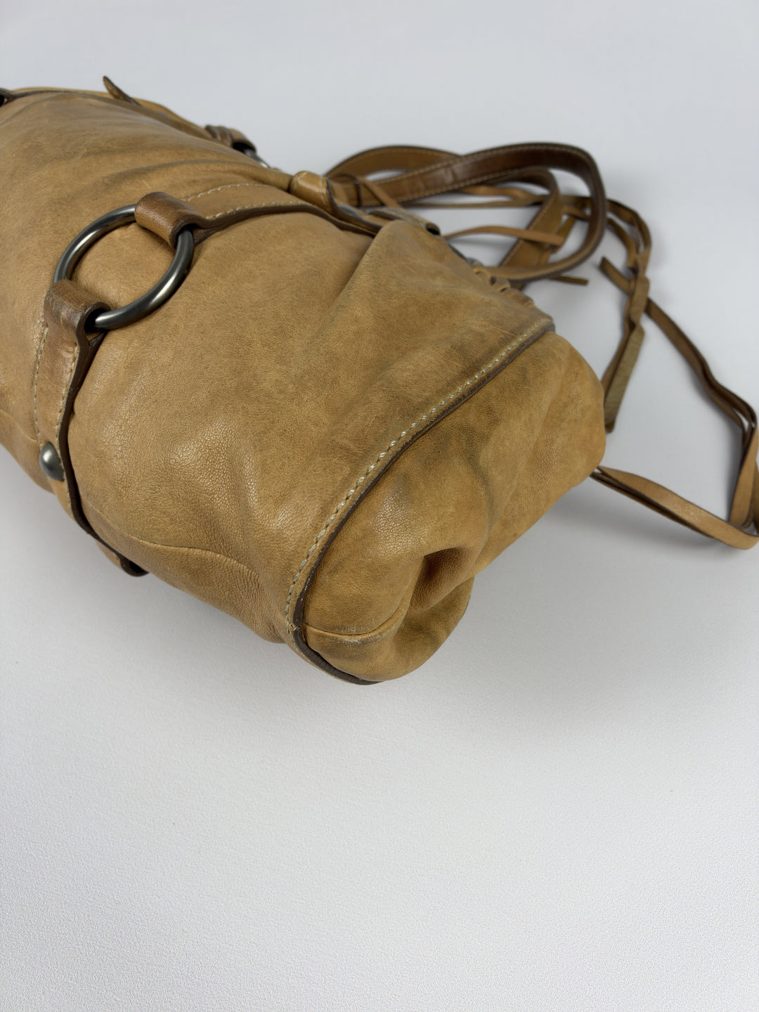 Miu Miu Vitello Lux Gathered Fringe Shoulder Bag in Cognac/Camel, Detailansicht 10