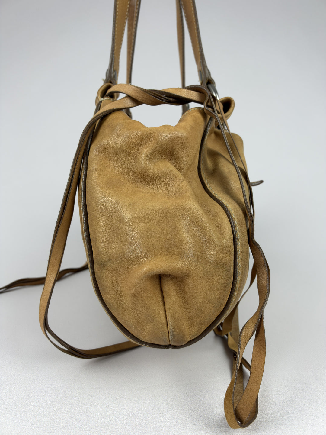 Miu Miu Vitello Lux Gathered Fringe Shoulder Bag in Cognac/Camel, Detailansicht 5