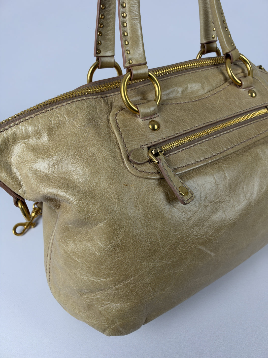 Miu Miu Vitello Lux Leather 2-Way Crossbody Shoulder Bag in Beige/Taupe, Detailansicht 6