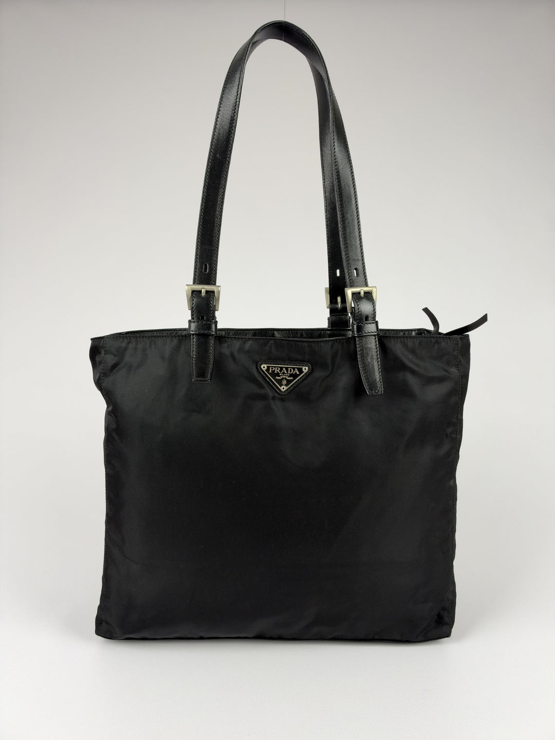 Prada Tessuto Nylon Leather Pocket Shopper Tote Shoulder Bag in Schwarz, Detailansicht 1