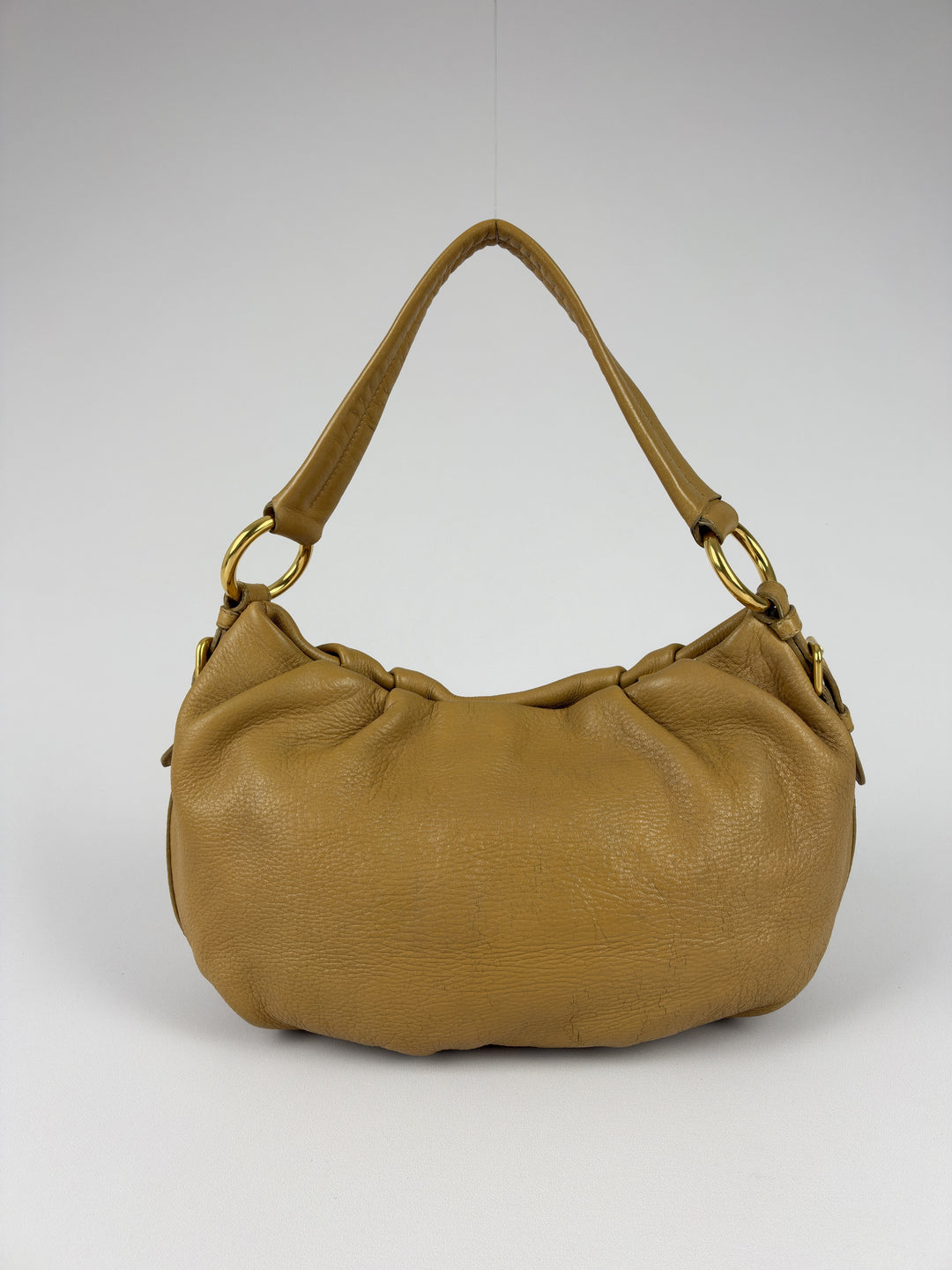 Prada Vitello Daino Leather Ruched Hobo Shoulder Bag in Camel/Cognac, Detailansicht 4