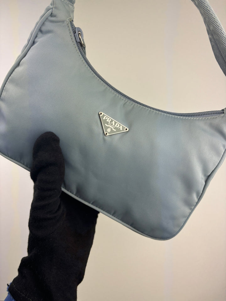 vintage Prada Hobo Handbag in Babyblau, second hand prada handbag babyblue