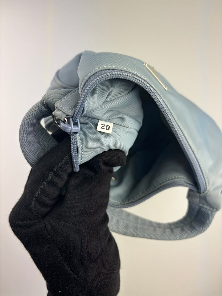 vintage Prada Hobo Handbag in Babyblau, second hand prada handbag babyblue
