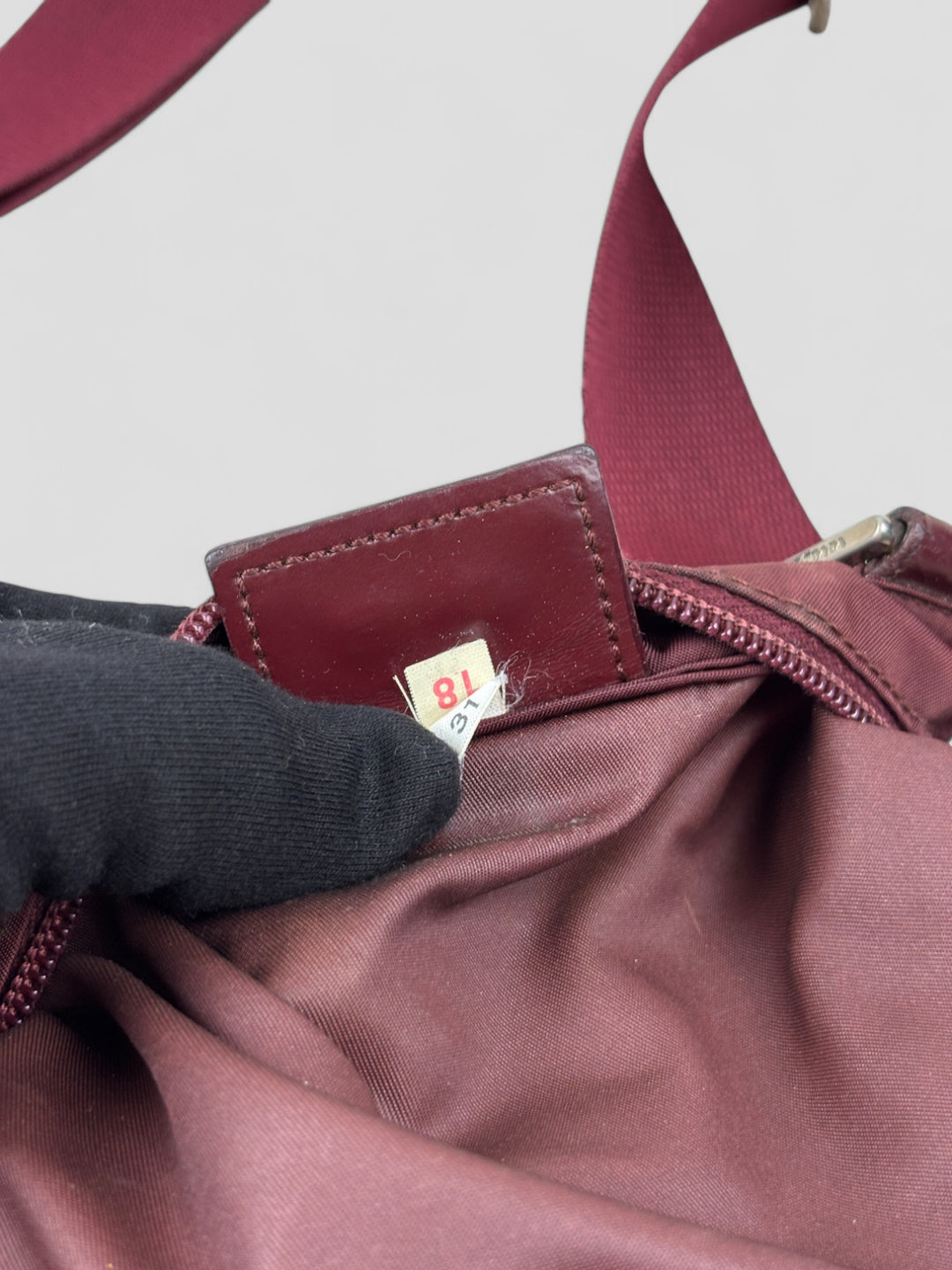 vintage Prada Umhaengetasch rot Herren, second hand prada crossbodybag red men